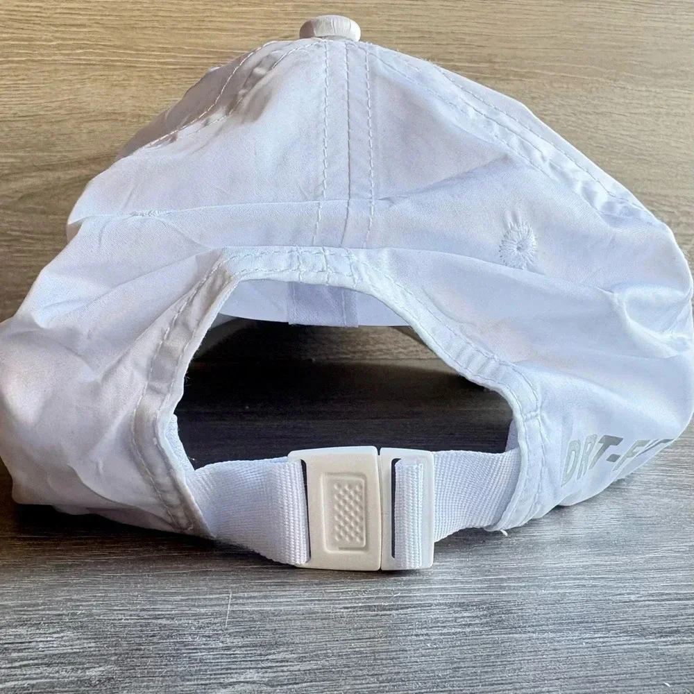 Nike Reflective Running Hat NWOT Unisex
